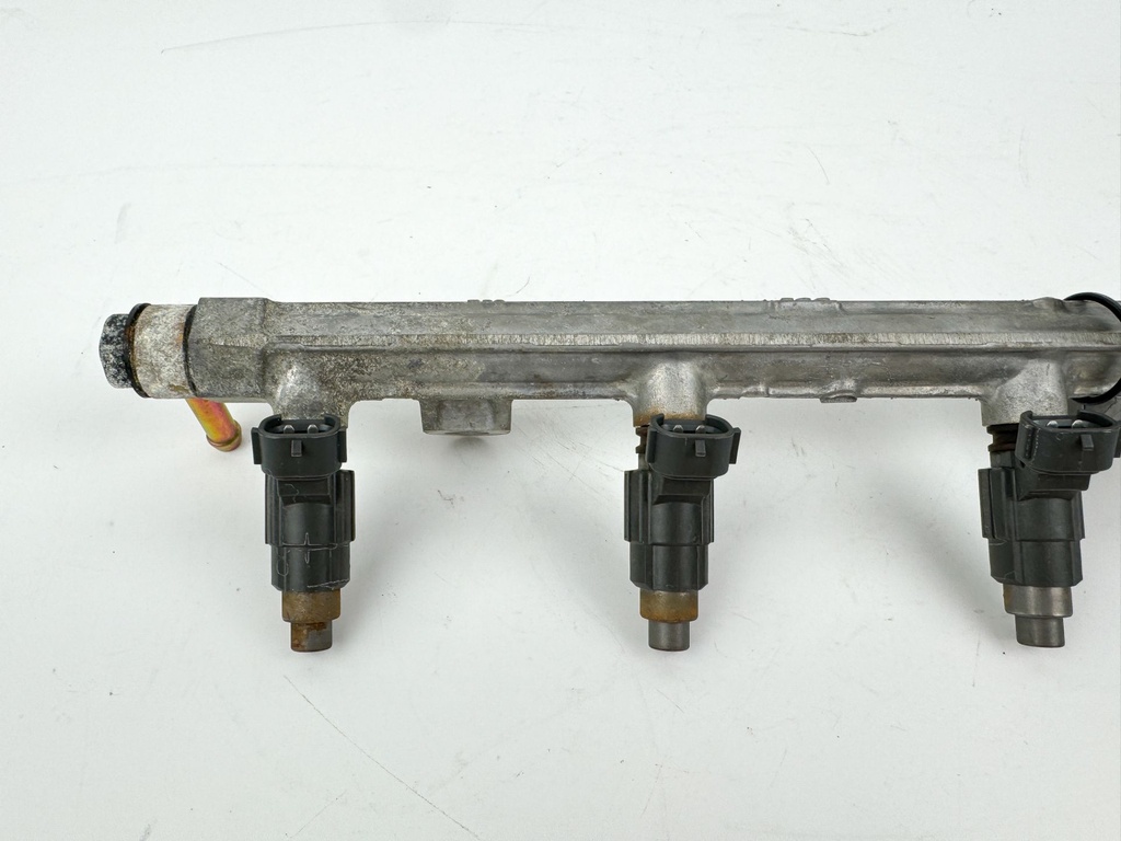 2004 Suzuki 70 HP 4 Stroke Outboard Fuel Injector Set W/ Rail 15710-66D00 OEM