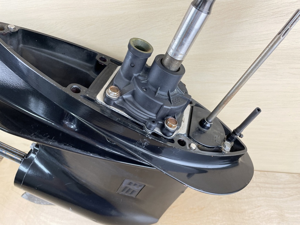 2011 Suzuki 90HP DF90A 4 Stroke 20" Lower Unit Gearcase 55110-87L20-0EP