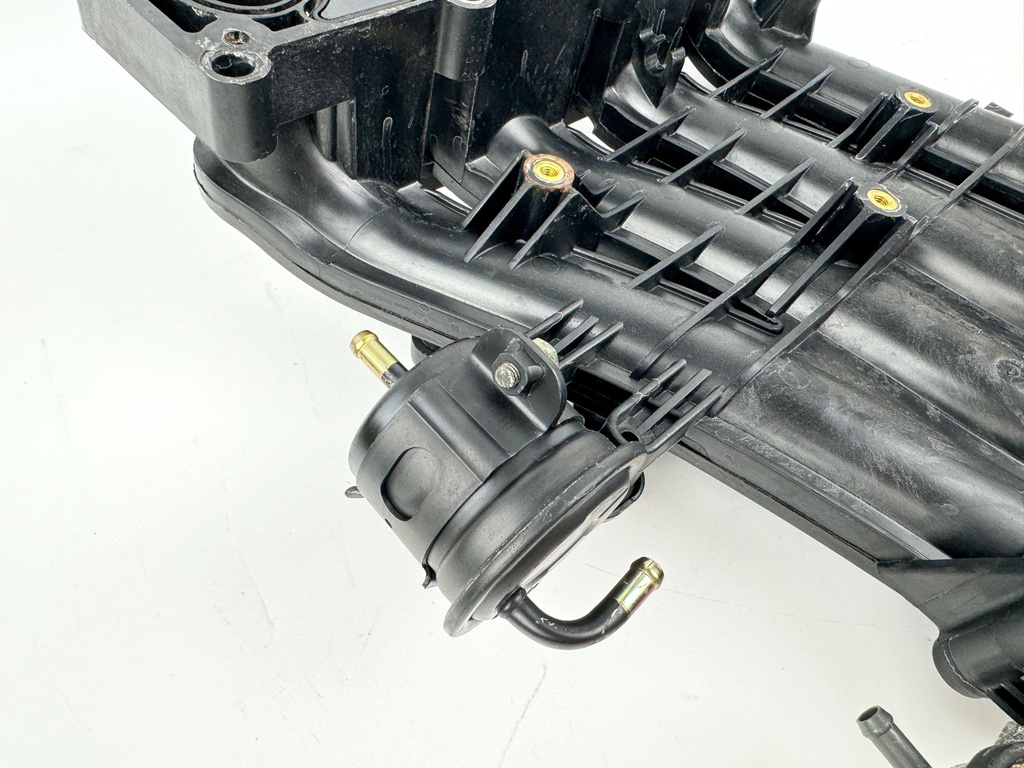 2004 Suzuki 70 HP 4 Stroke Outboard Intake Manifold 13110-99E10 OEM