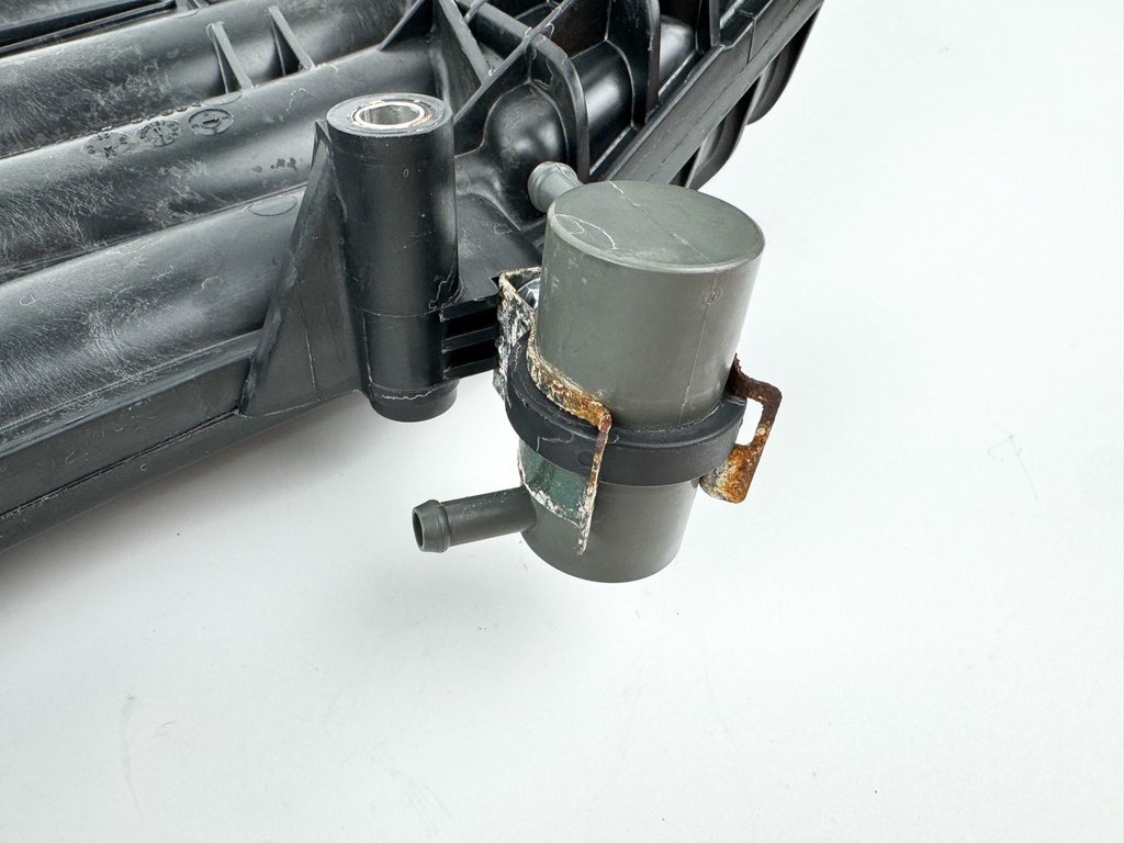 2004 Suzuki 70 HP 4 Stroke Outboard Intake Manifold 13110-99E10 OEM