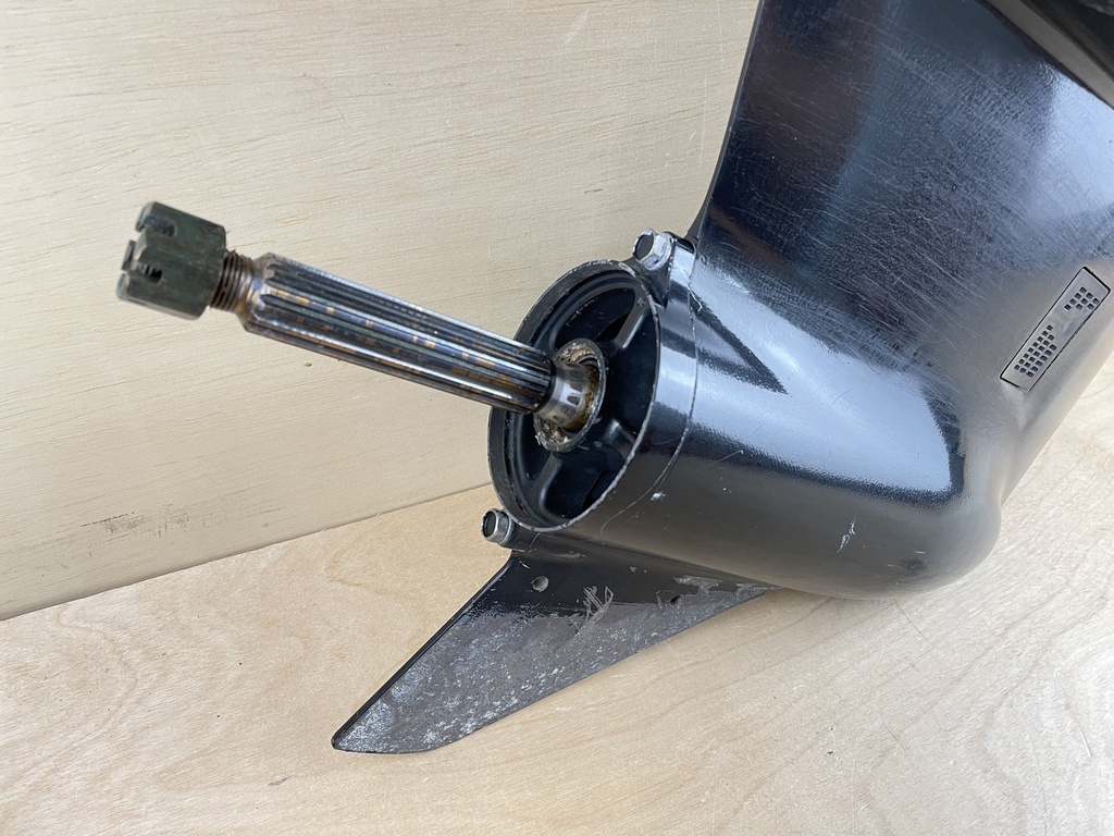 2011 Suzuki 90HP DF90A 4 Stroke 20" Lower Unit Gearcase 55110-87L20-0EP