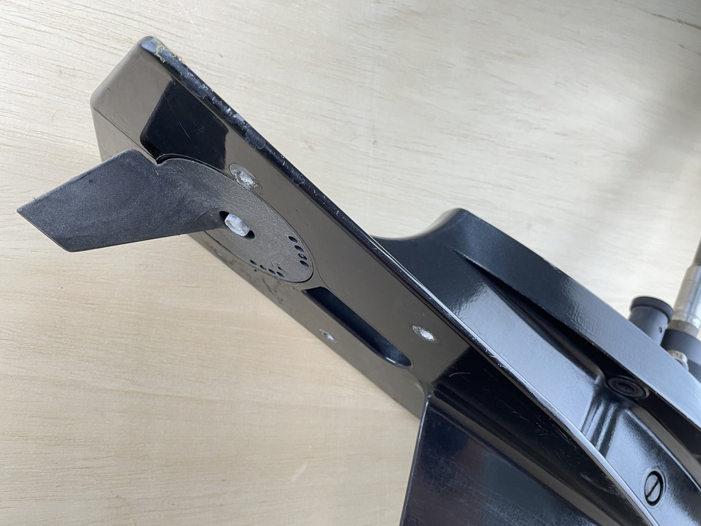 2011 Suzuki 90HP DF90A 4 Stroke 20" Lower Unit Gearcase 55110-87L20-0EP