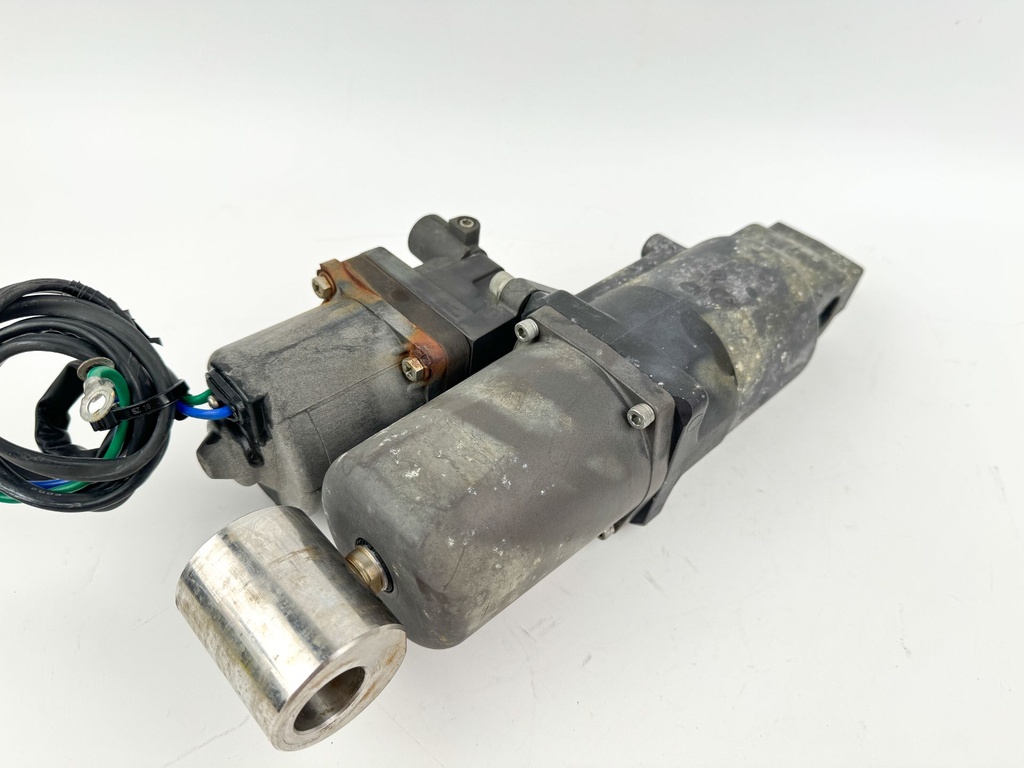 2004 Johnson 70 HP 4 Stroke Outboard Power Trim Tilt Unit 48502-90J13 OEM