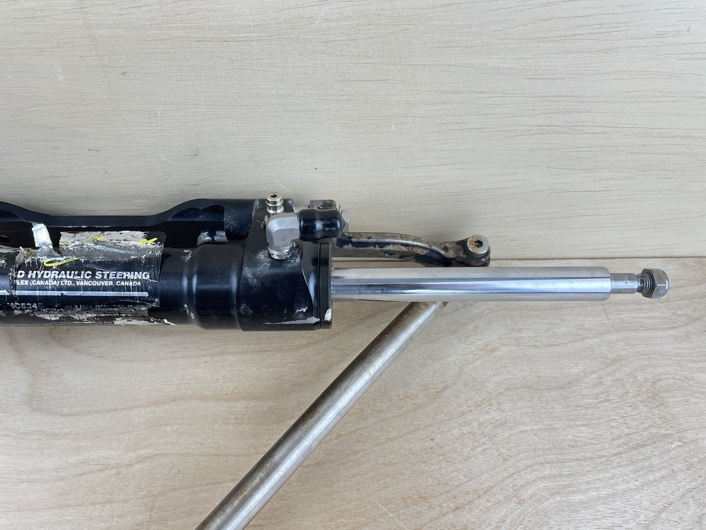 SeaStar Front Mount Outboard Hydraulic Steering Cylinder Assembly HC5345