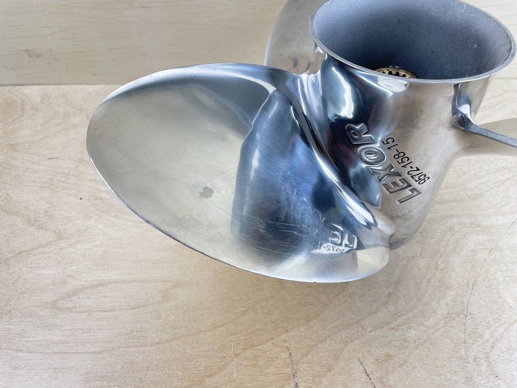 Johnson Evinrude 3 Blade Stainless Prop 15 3/4" x 15P Counter Rotation Lexor