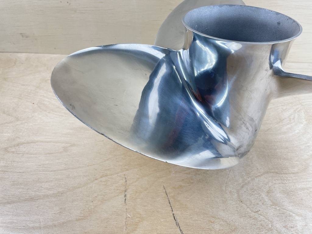 Johnson Evinrude 3 Blade Stainless Prop 15 3/4" x 15P Counter Rotation Lexor