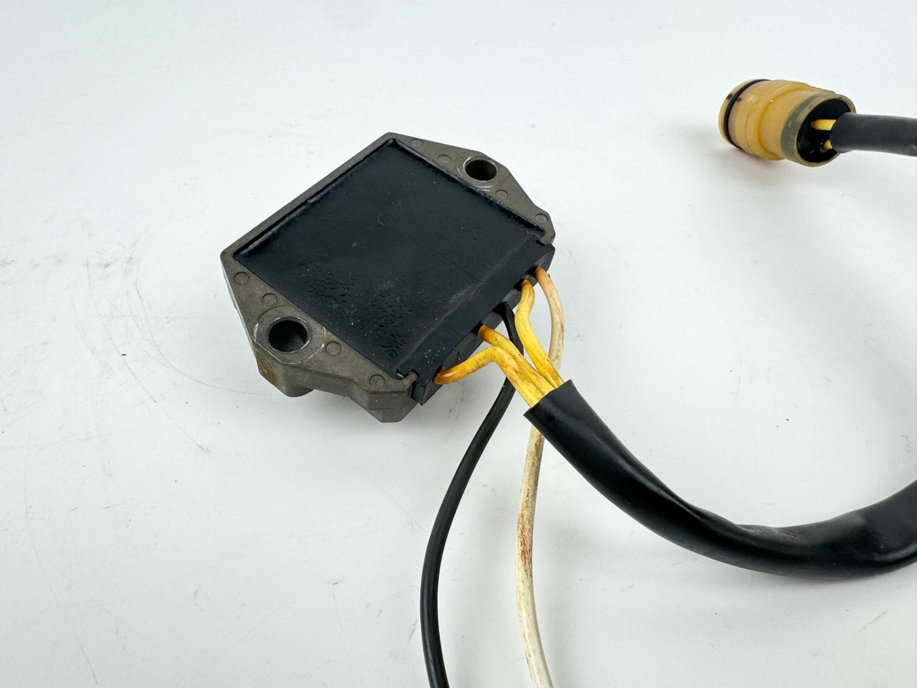 2007 Suzuki 250 HP 4 Stroke Outboard Rectifier & Regulator 32800-93J03 OEM