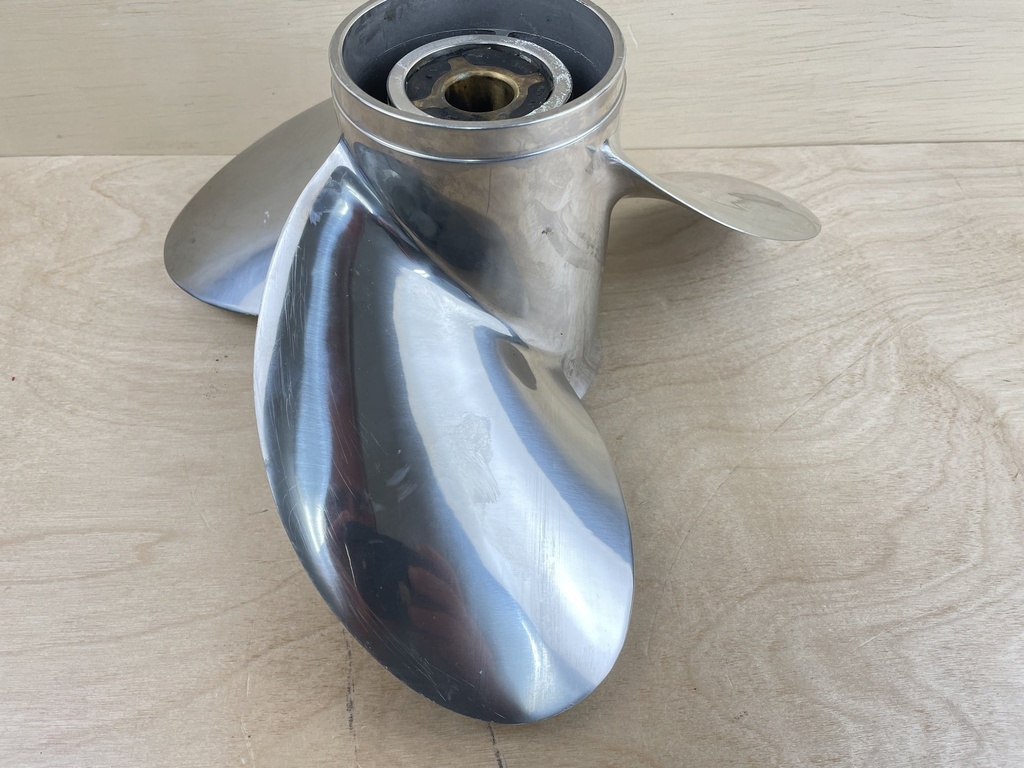 Johnson Evinrude 3 Blade Stainless Prop 15 3/4" x 15P Counter Rotation Lexor