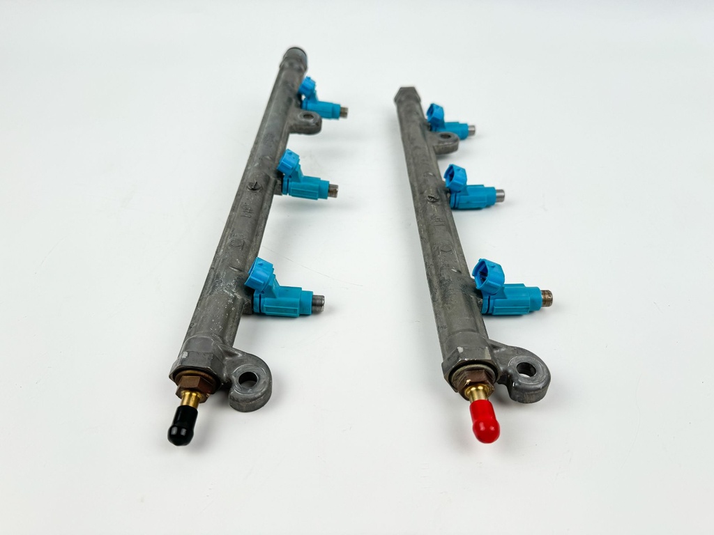 2007 Suzuki 250 HP 4 Stroke Outboard Fuel Injector Set W/ Rail 15710-93J00 OEM