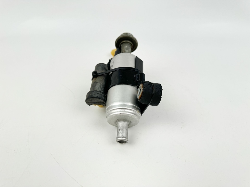 2007 Suzuki 250 HP 4 Stroke Outboard Fuel Pump 15100-94900 OEM