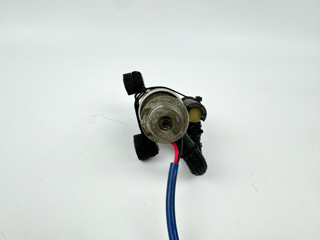 2007 Suzuki 250 HP 4 Stroke Outboard Fuel Pump 15100-94900 OEM