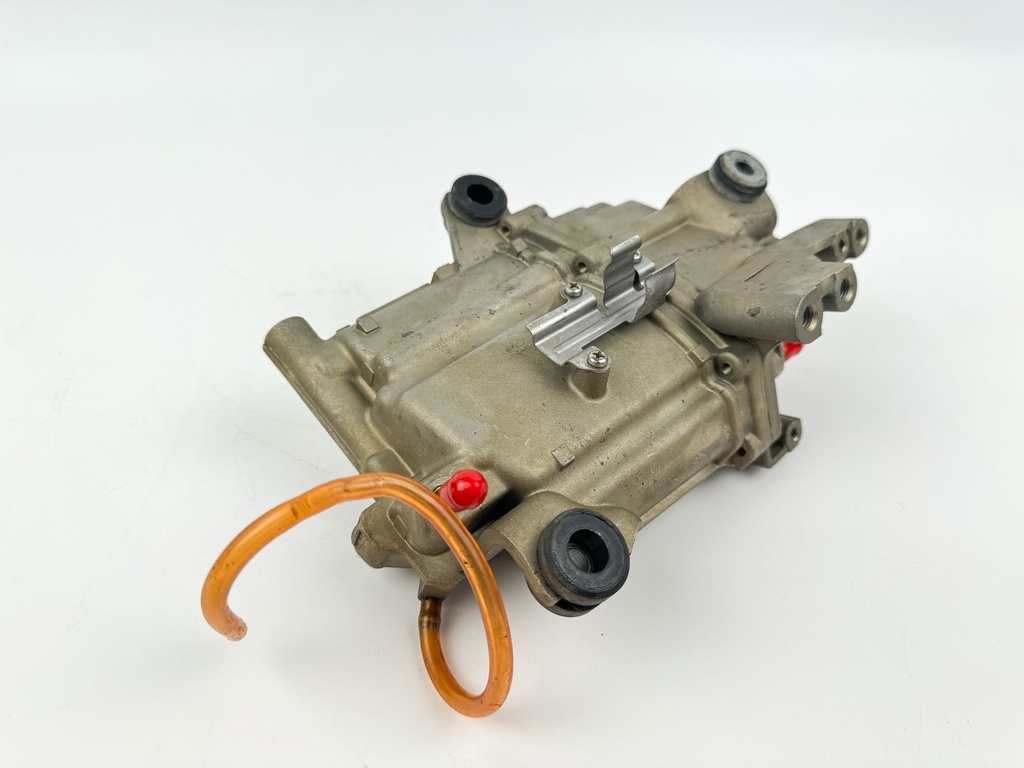 2007 Suzuki 250 HP 4 Stroke Outboard Vapor Separator Tank VST 15600-93J02 OEM