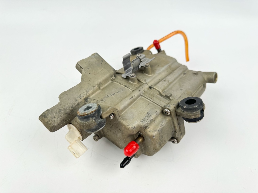 2007 Suzuki 250 HP 4 Stroke Outboard Vapor Separator Tank VST 15600-93J02 OEM