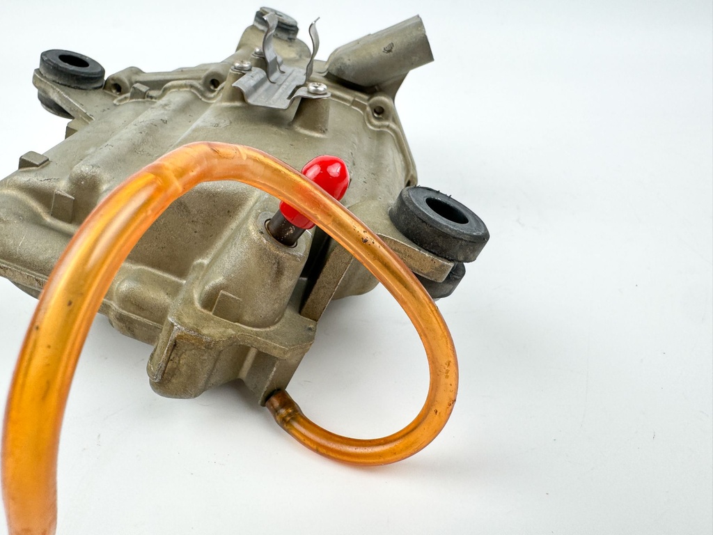 2007 Suzuki 250 HP 4 Stroke Outboard Vapor Separator Tank VST 15600-93J02 OEM