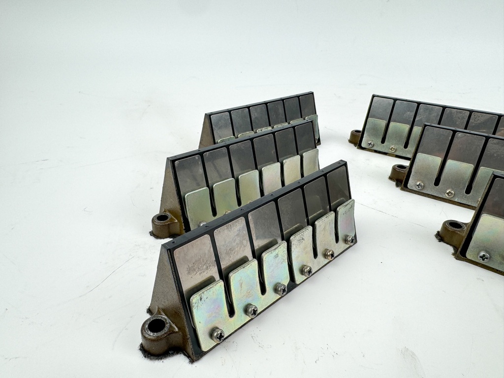 2001 Mercury 225 HP 2 Stroke Outboard Reed Valve Assembly 828623T OEM