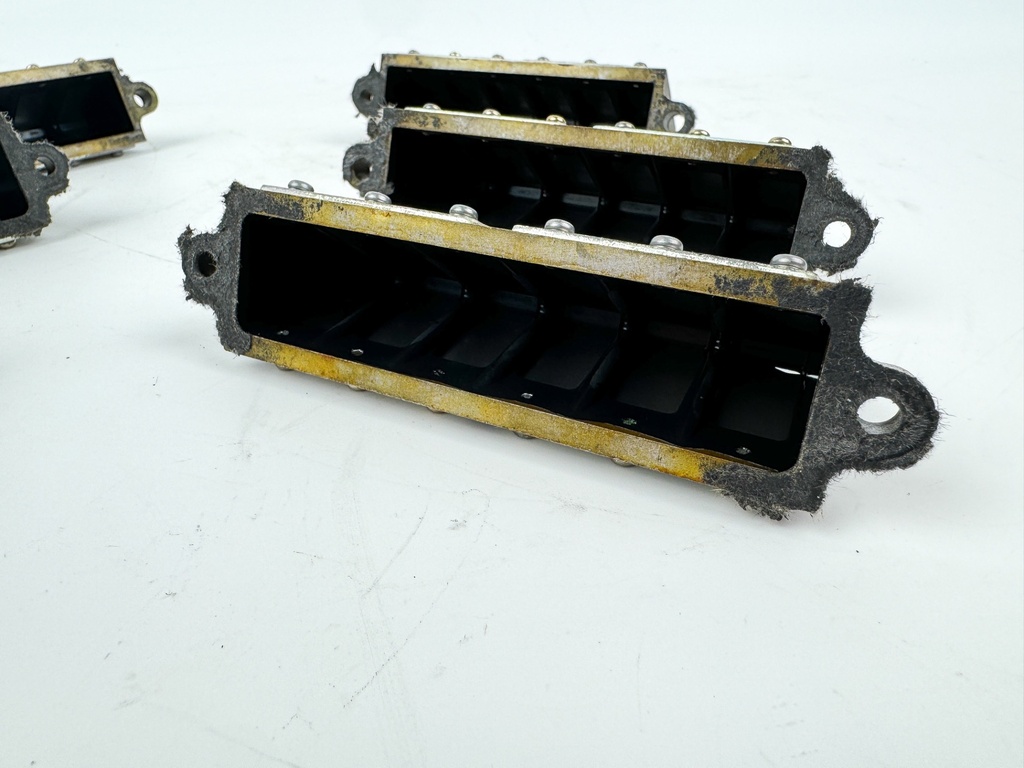 2001 Mercury 225 HP 2 Stroke Outboard Reed Valve Assembly 828623T OEM