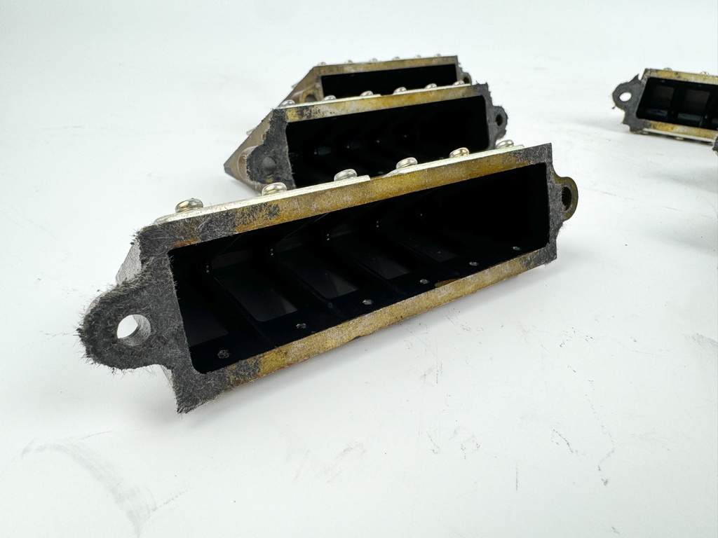 2001 Mercury 225 HP 2 Stroke Outboard Reed Valve Assembly 828623T OEM