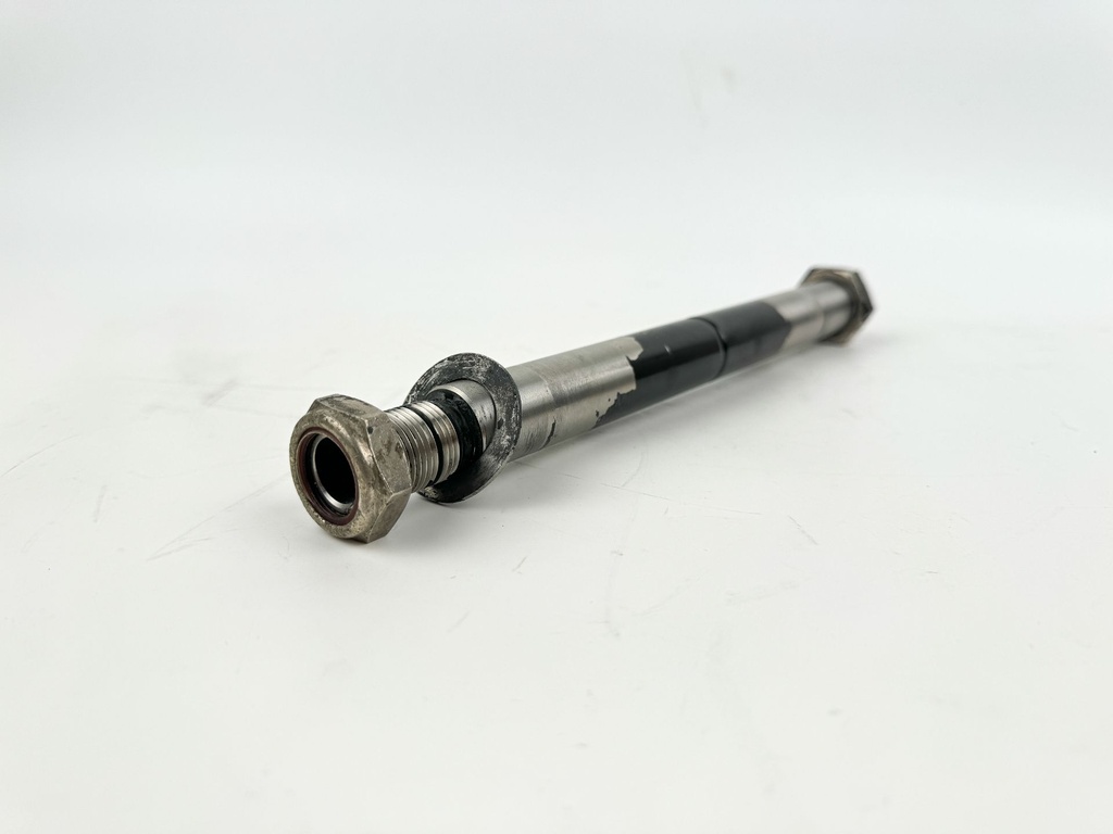 2001 Mercury 225 HP 2 Stroke Outboard Clamp Bracket Bolt Tilt Tube 826125A1 OEM