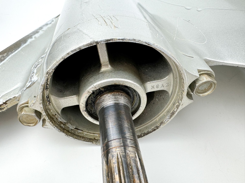 2006 + Honda BF 200 225 HP Outboard 25" XL Lower Unit Gear Case 41100-ZY3-C13ZA