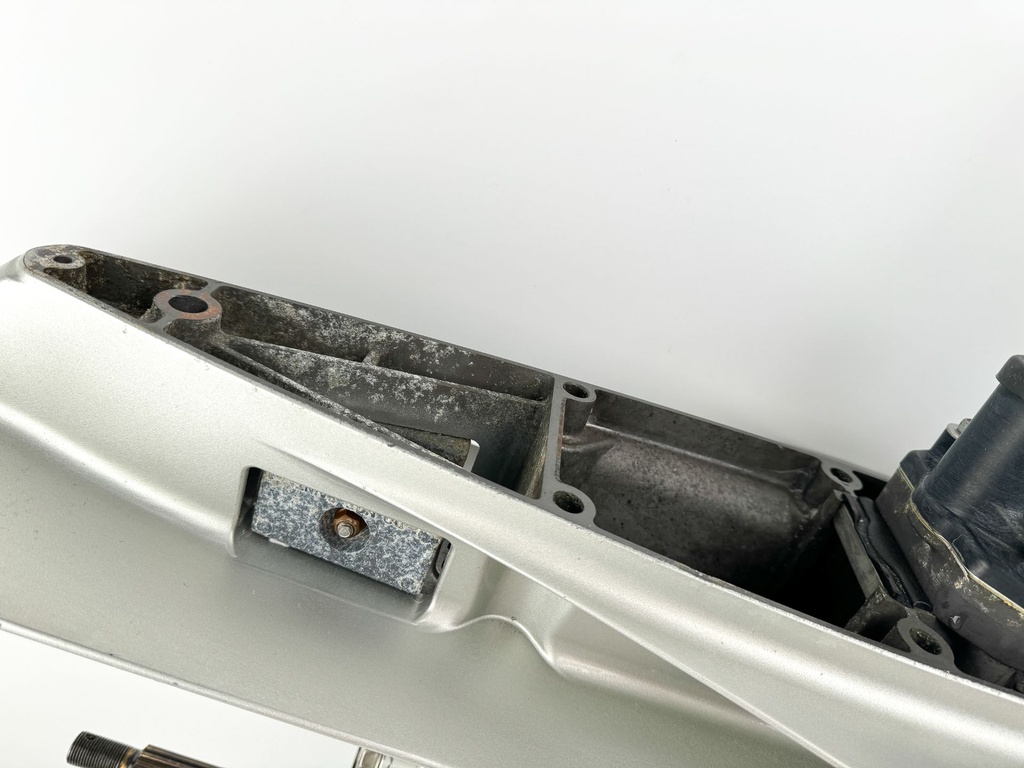 2003-05 Honda 200 225 HP 4 Stroke 25" XL Lower Unit Gear Case 06411-ZY3-617ZA