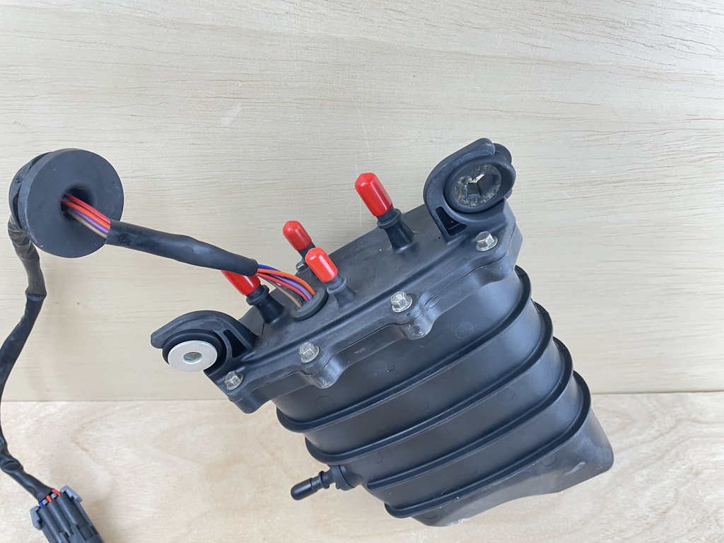 2005 Mercury Verado 275HP Outboard FSM Fuel Supply Module 880596T02 - Parts