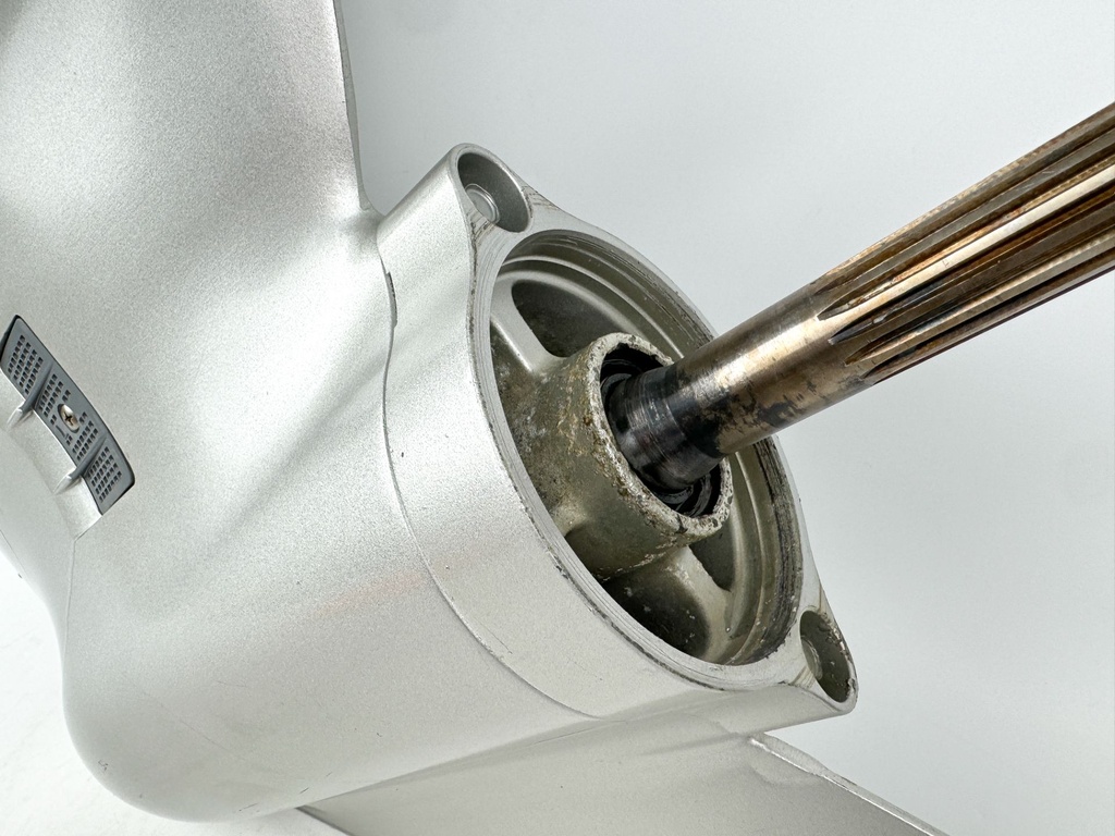 Honda BF 135 150HP 4 Stroke Outboard XL Lower Unit Gear Case 41100-ZY6-615ZA