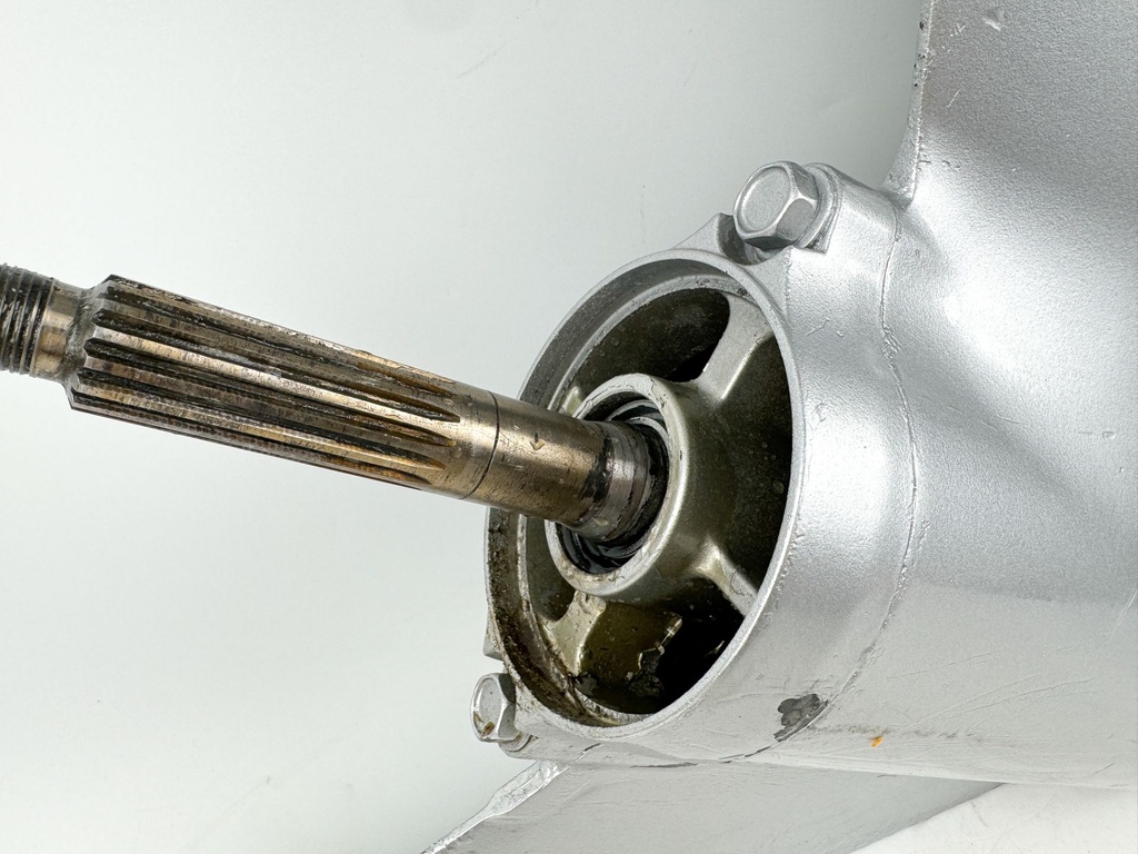 2003-05 Honda 200 225 HP 4 Stroke Outboard 25" XL Lower Unit Gear Case RH