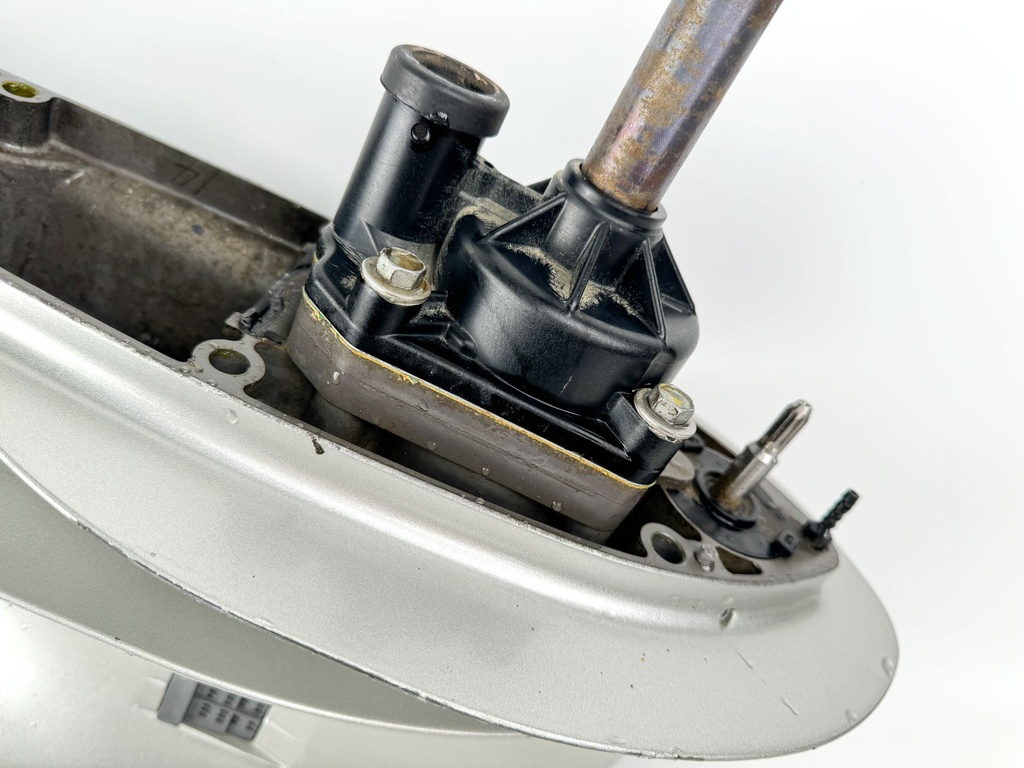 2006 + Honda BF 200 225 HP Outboard 25" XL Lower Unit 41100-ZY3-E03ZA Counter