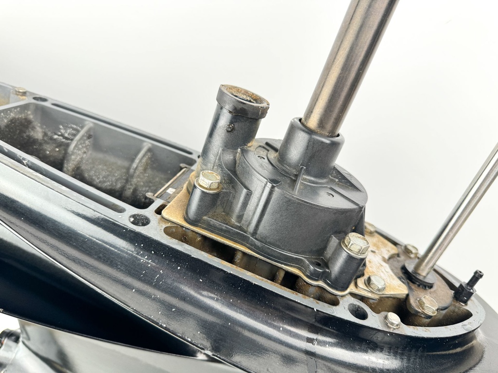 2007 Suzuki DF300 300 HP 4 Stroke Outboard 30" XXL Lower Unit LH Counter