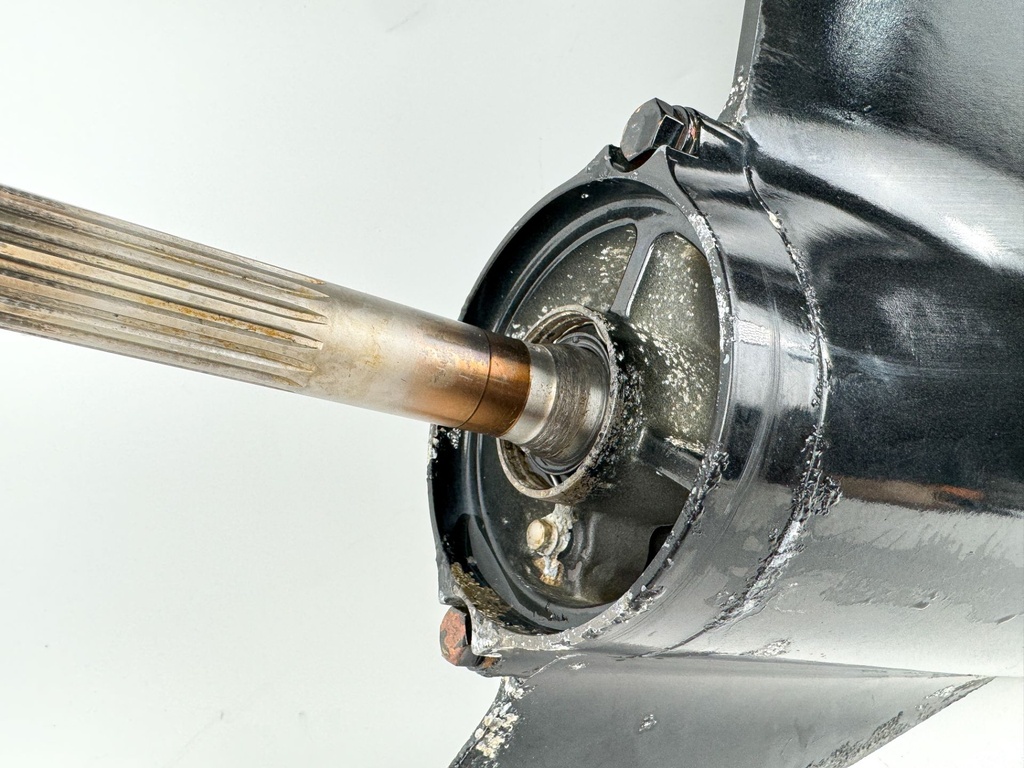 2007 Suzuki DF300 300 HP 4 Stroke Outboard 30" XXL Lower Unit LH Counter