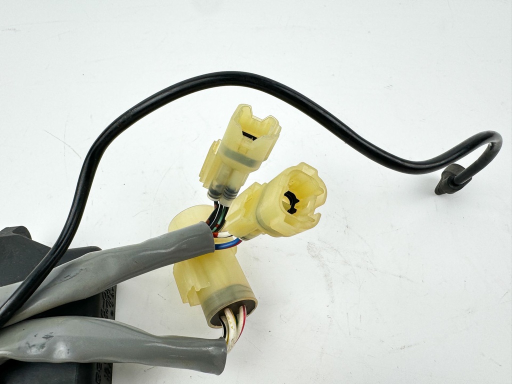 2007 Honda 135 HP 4 Stroke Outboard Main Relay 38580-ZY6-013 OEM