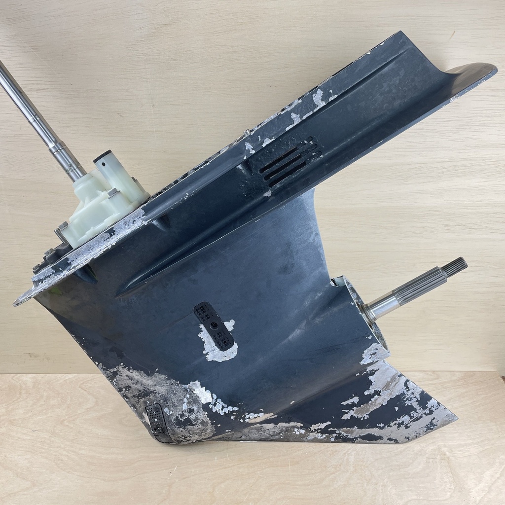 2006 Yamaha 250HP F250 3.3L 25" Shaft Lower Unit Gear Case RH Standard Rotation