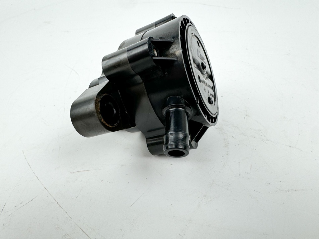 2007 Honda 135 HP 4 Stroke Outboard Fuel Pump 16700-ZY6-013 OEM