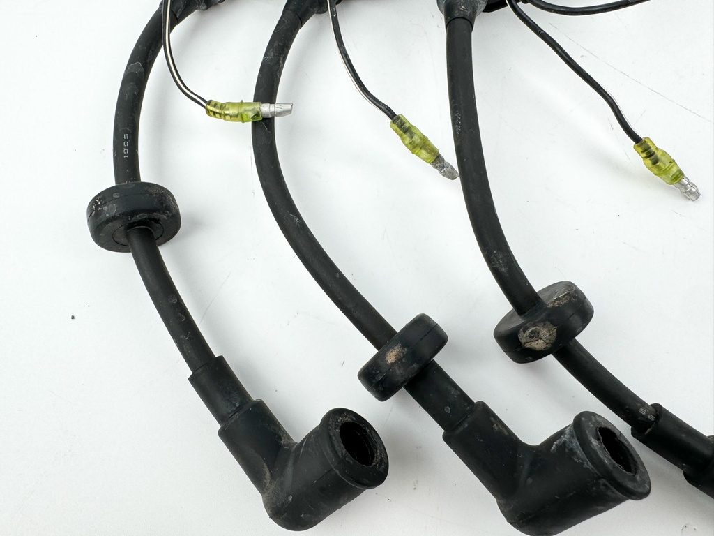 1996 Yamaha 150 HP 2 Stroke Outboard Ignition Coil Set 6R3-85570-01-00 OEM