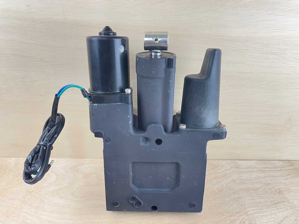 2003 Mercury 200HP 2 Stroke Outboard Power Trim & Tilt Assembly 855998A3 8M0168222