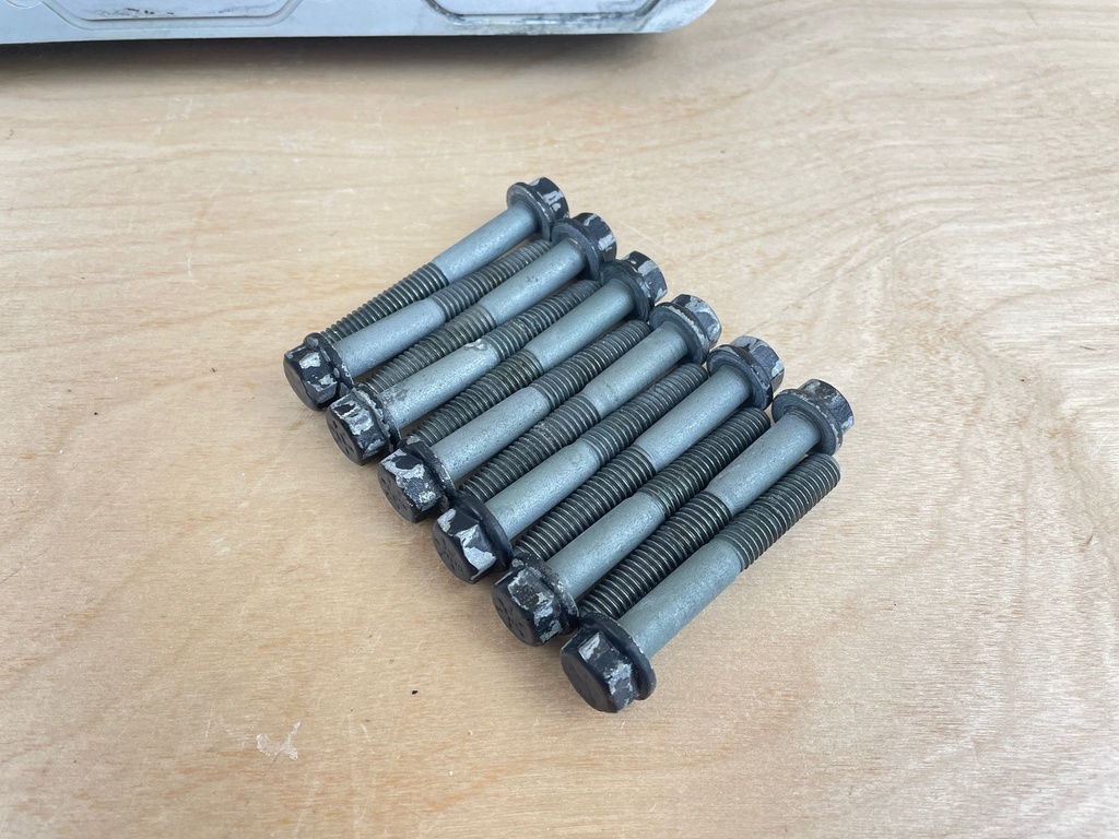 2003 Mercury 200HP outboard 2 Stroke Cylinder Head Assembly 858281T1