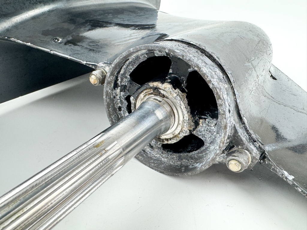 98-06 Mercury 75 90 115 HP 4 Stroke Carb Outboard 20" Long Lower Unit Gear Case