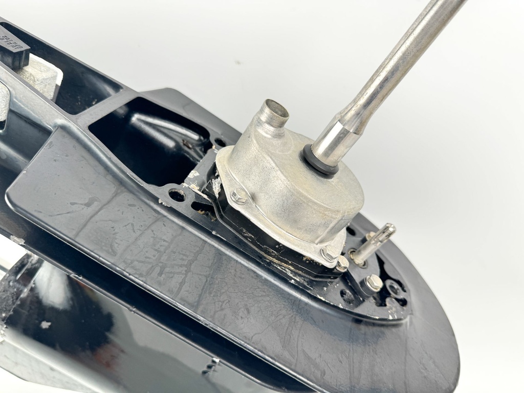 98-06 Mercury 75 90 115 HP 4 Stroke Carb Outboard 20" Long Lower Unit Gear Case