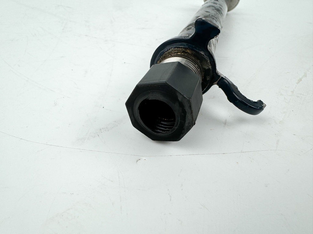 2013 Evinrude 150 HP 2 Stroke Outboard Clamp Bracket Bolt Tilt Tube 0435007 OEM