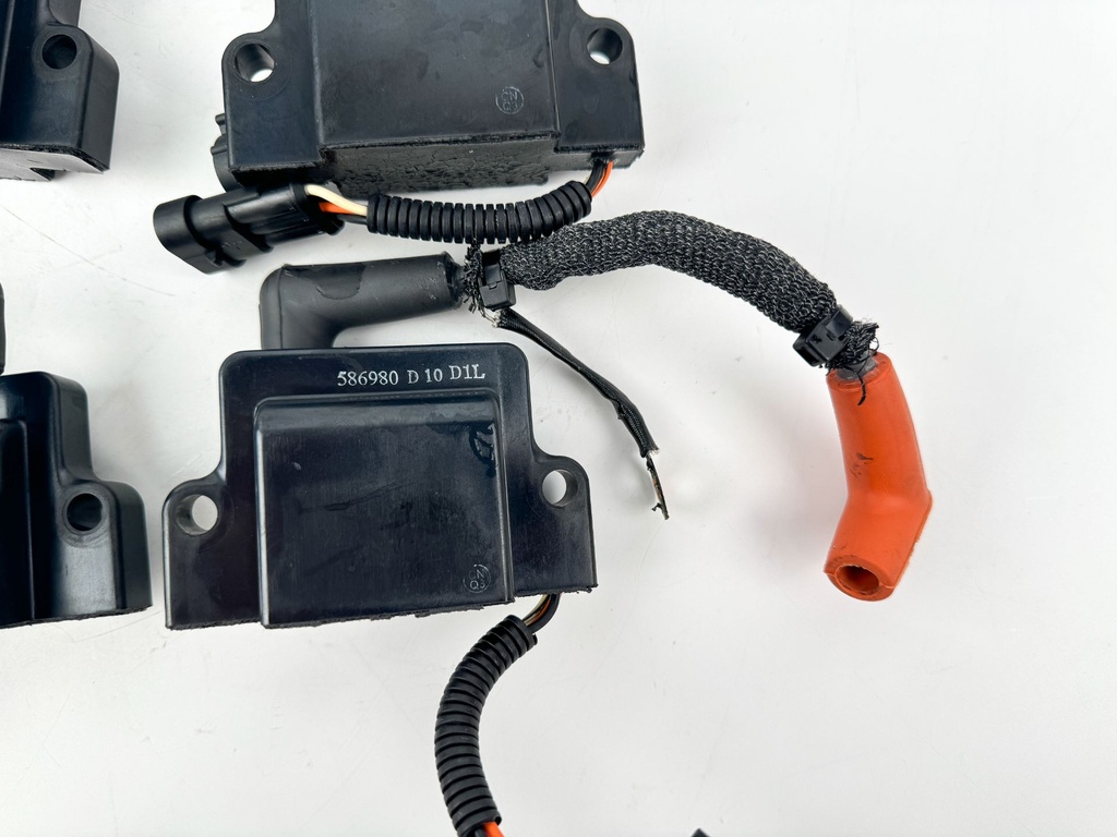 2013 Evinrude 150 HP 2 Stroke Outboard Ignition Coil Set 0586980 OEM