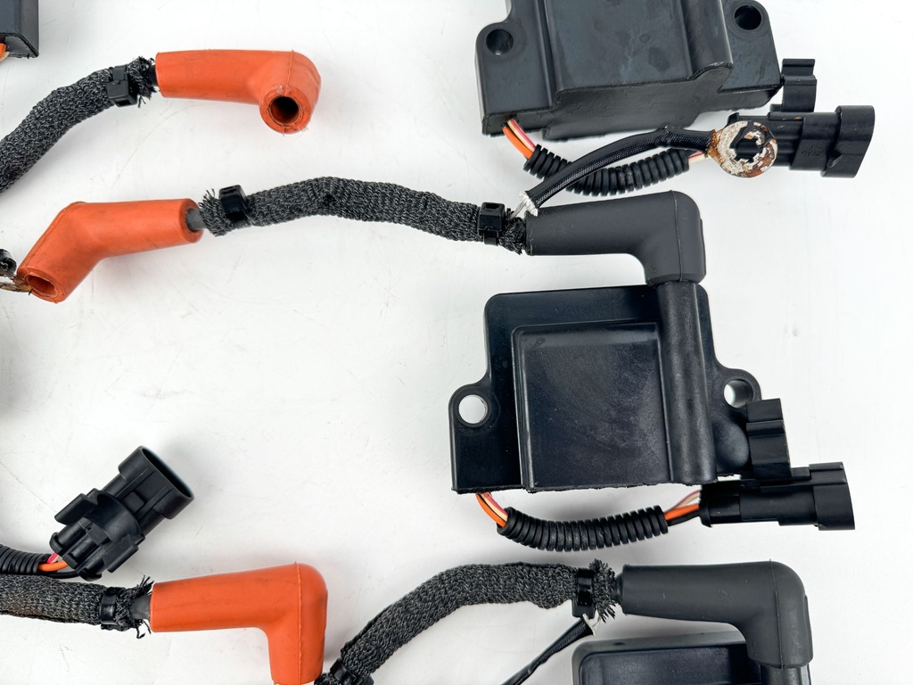 2013 Evinrude 150 HP 2 Stroke Outboard Ignition Coil Set 0586980 OEM