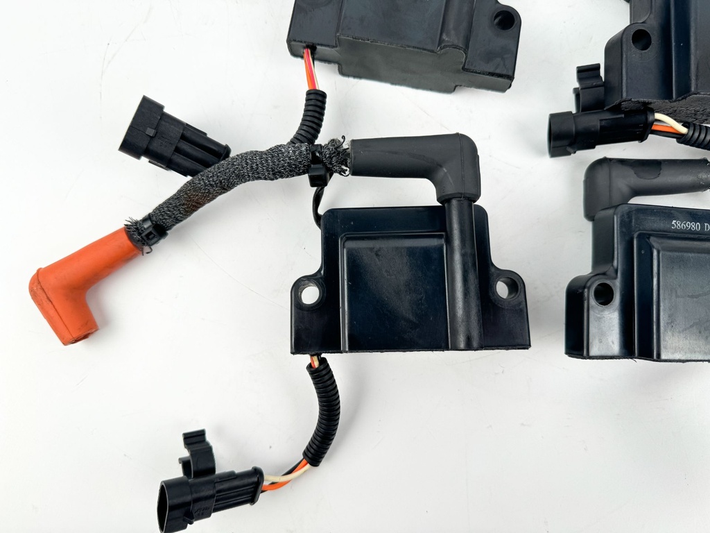 2013 Evinrude 150 HP 2 Stroke Outboard Ignition Coil Set 0586980 OEM