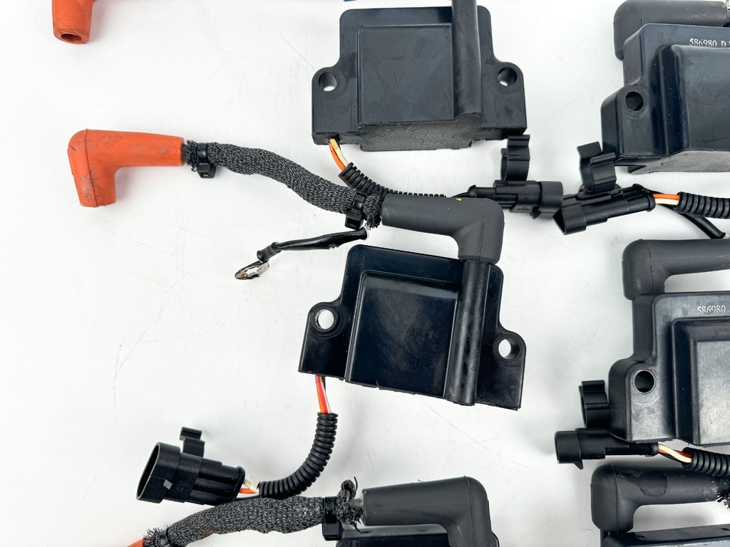 2013 Evinrude 150 HP 2 Stroke Outboard Ignition Coil Set 0586980 OEM
