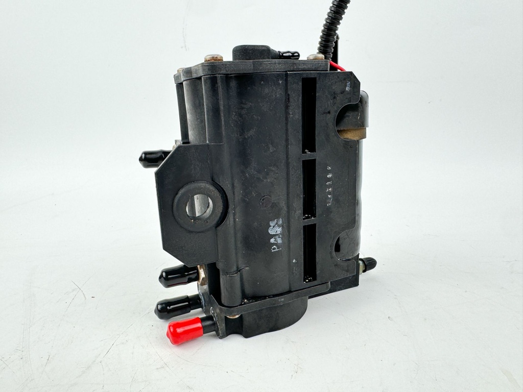 2013 Evinrude 150 HP 2 Stroke Outboard Vapor Separator Tank VST 5006084 OEM