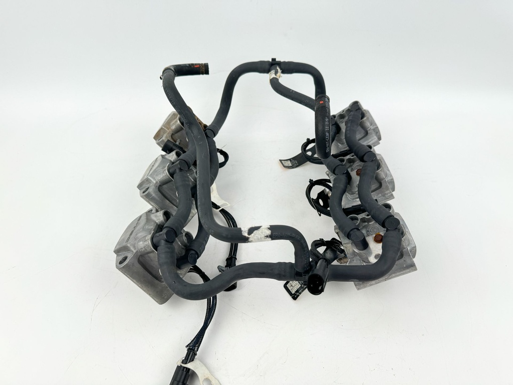 2013 Evinrude 150 HP 2 Stroke Outboard Fuel Injector Set W/ Rail 5007765 OEM