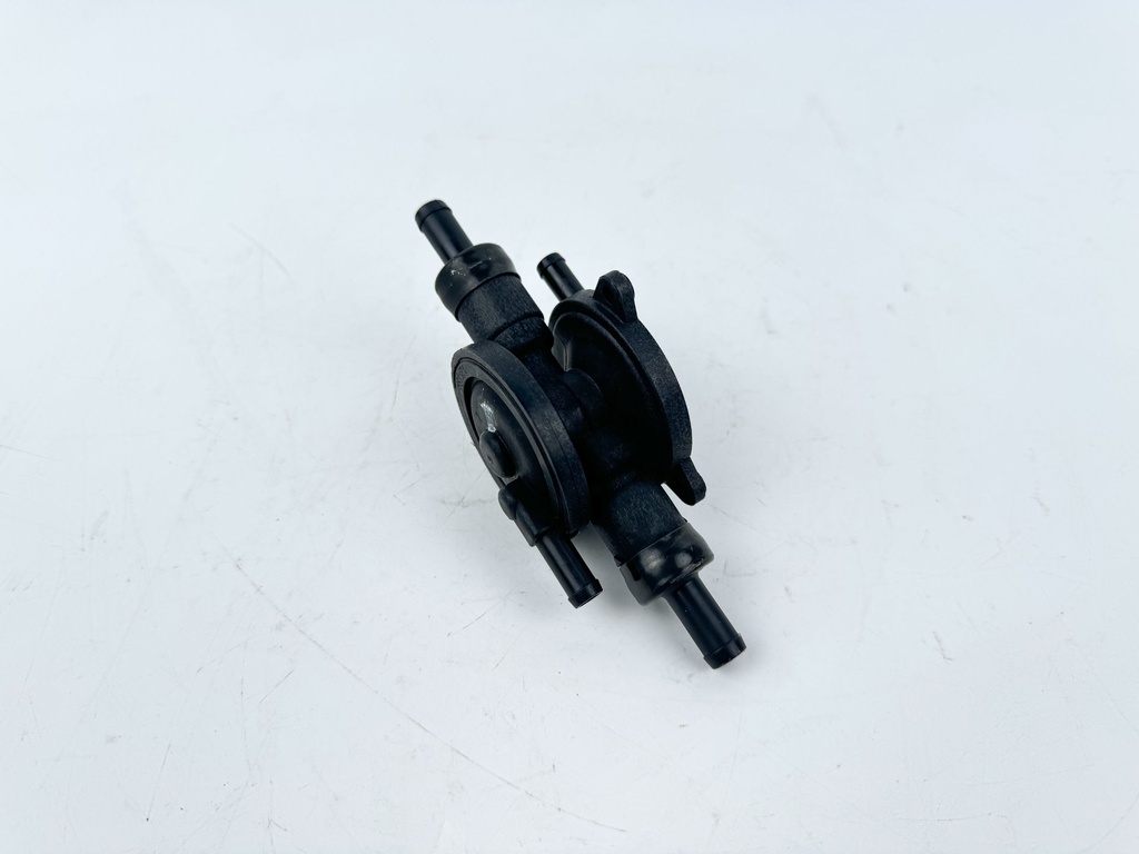 2013 Evinrude 150 HP 2 Stroke Outboard Fuel Lift Pump 5007727 OEM