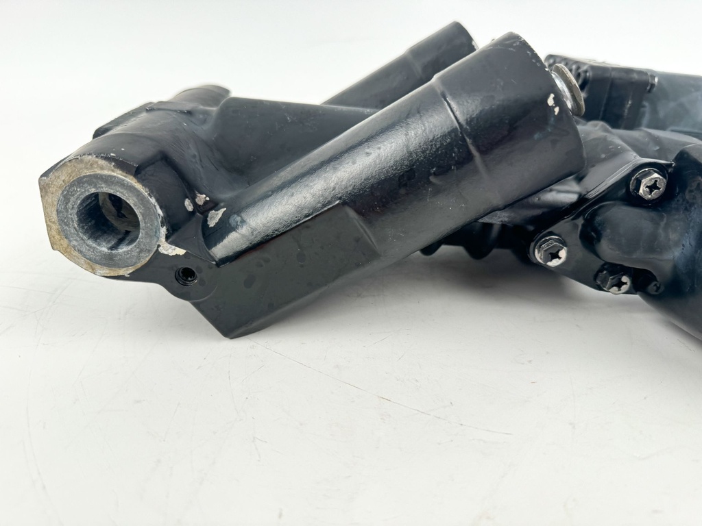 2013 Evinrude 150 HP 2 Stroke Outboard Power Trim Tilt Unit 5007662 OEM