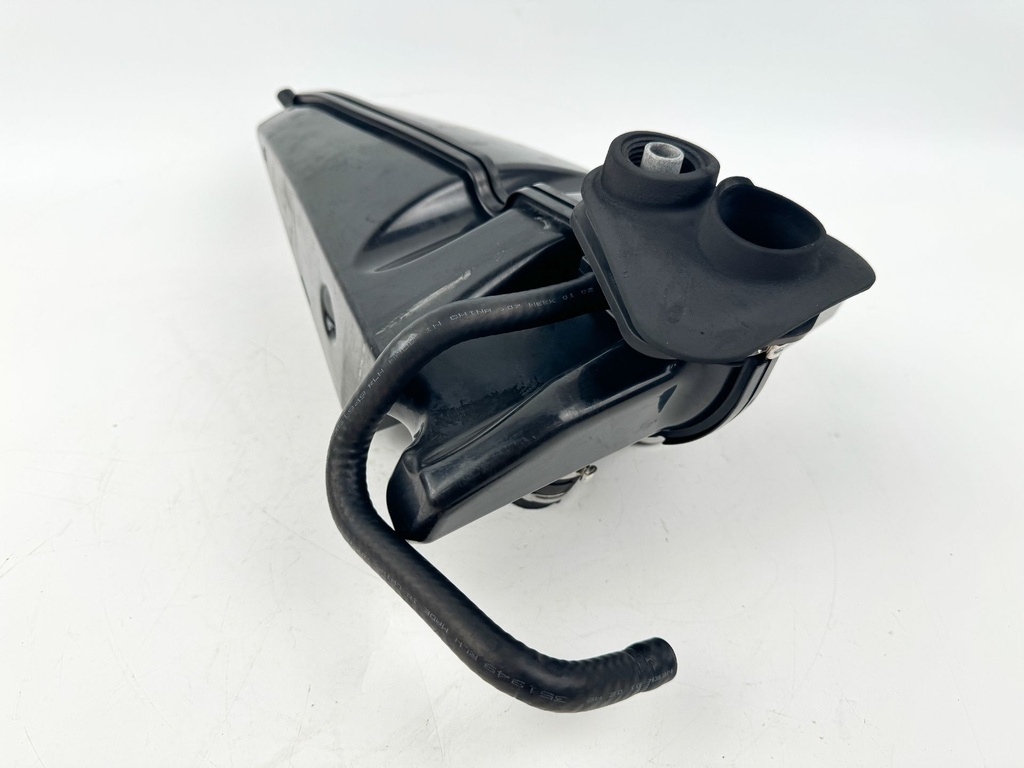 2013 Evinrude 150 HP 2 Stroke Outboard Muffler 5005699 OEM