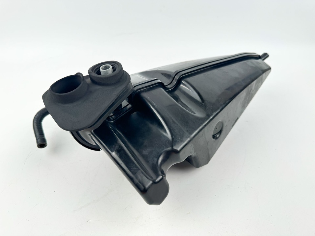 2013 Evinrude 150 HP 2 Stroke Outboard Muffler 5005699 OEM