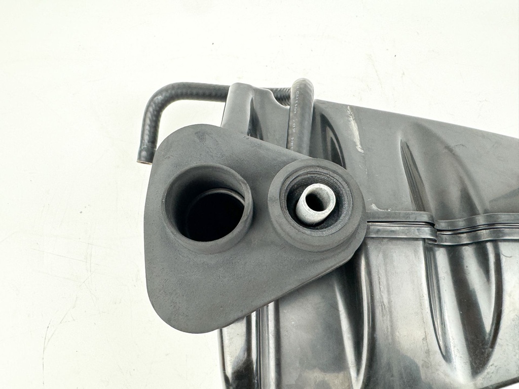 2013 Evinrude 150 HP 2 Stroke Outboard Muffler 5005699 OEM